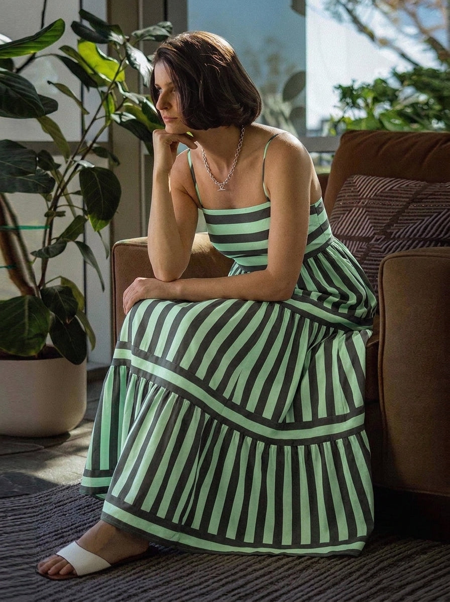 Robe Longue Rayée Élégante